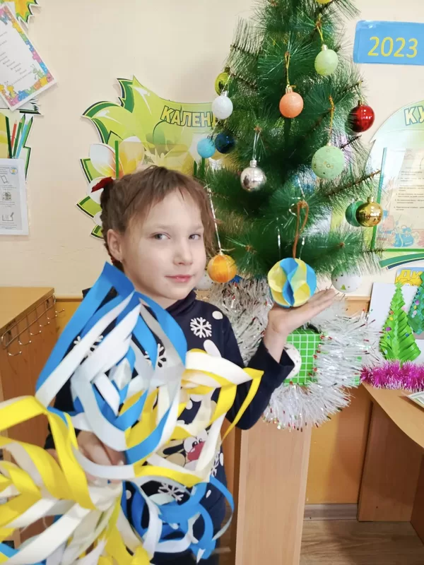 Категорія "Іграшка на ялинку" 
Далека Софія,  8 років